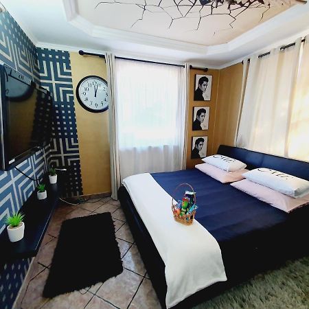 Airport Luxury Apartman 42 Vecses Bagian luar foto