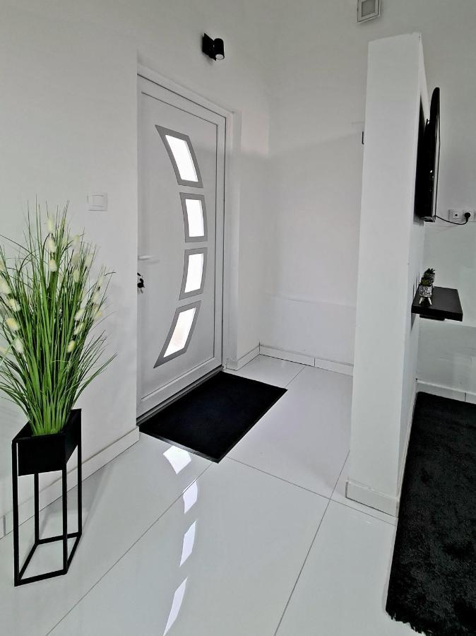 Airport Luxury Apartman 42 Vecses Bagian luar foto