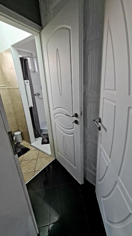 Airport Luxury Apartman 42 Vecses Bagian luar foto