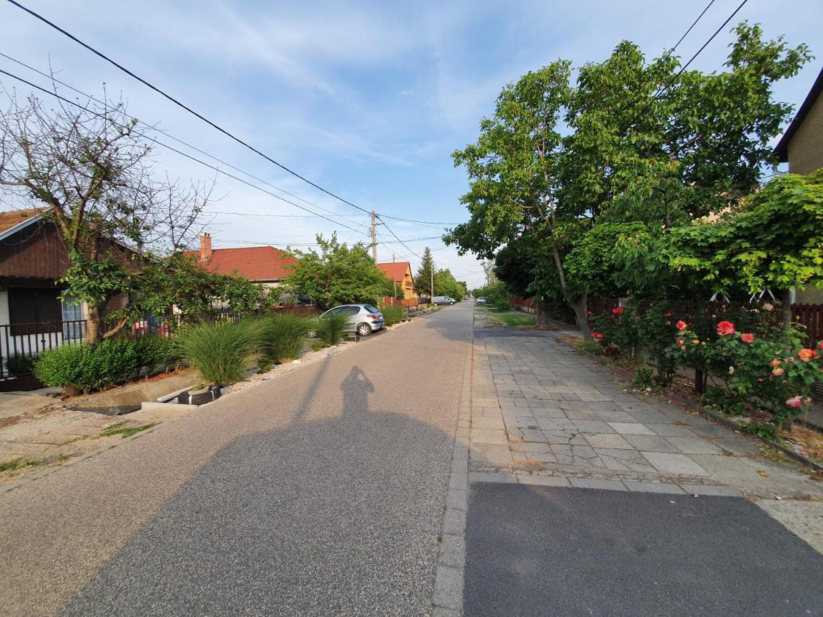 Airport Luxury Apartman 42 Vecses Bagian luar foto